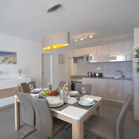 La Perla Apartment *